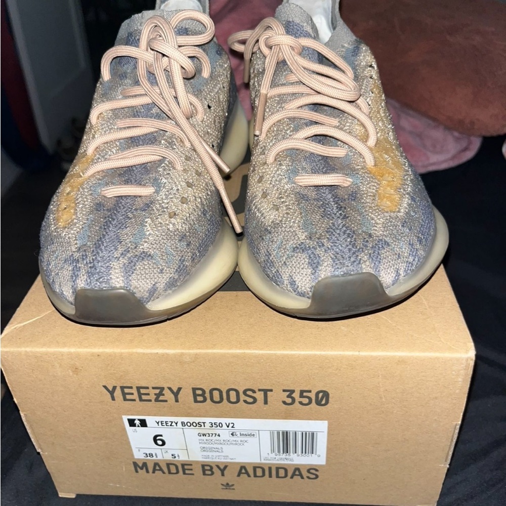 Adidas Yeezy Boost 350 V2 Multicolor Sneakers